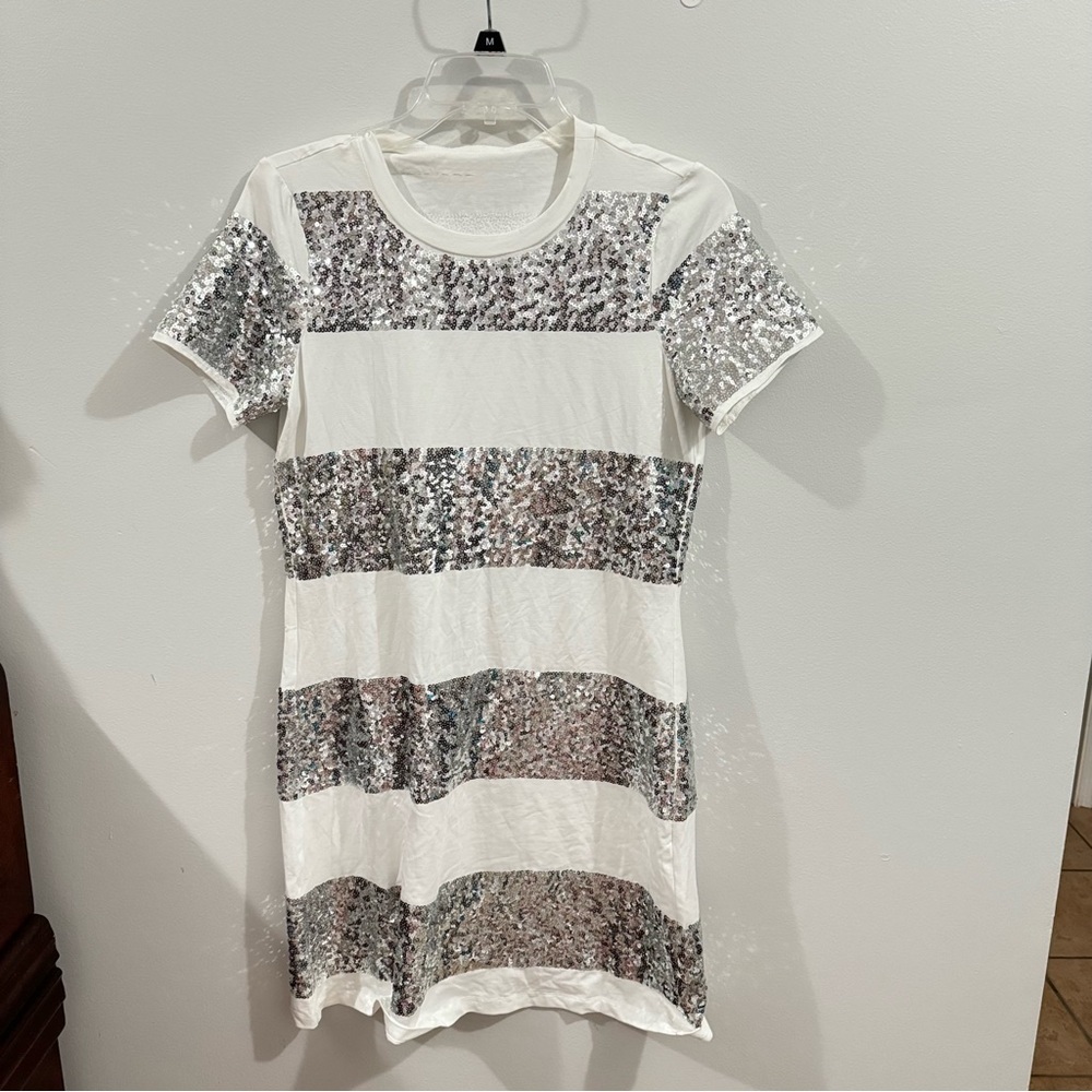 NWT Flora Bea Kimmi Silver Sequin Short Sleeve Dress Size Small/Fits Up To Size